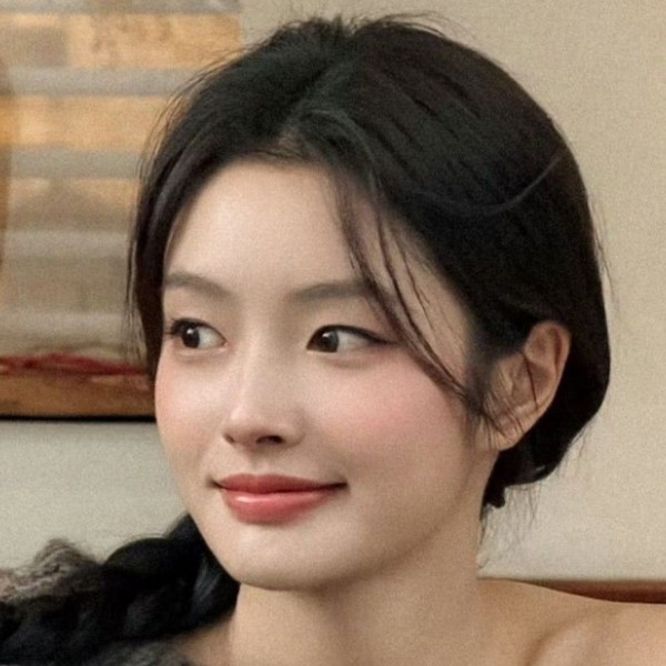 Popular profile image of Xu Ruohan selected by vote