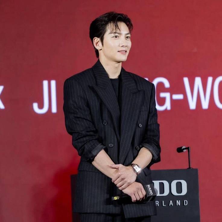 粉丝拍下的池昌旭瞬间