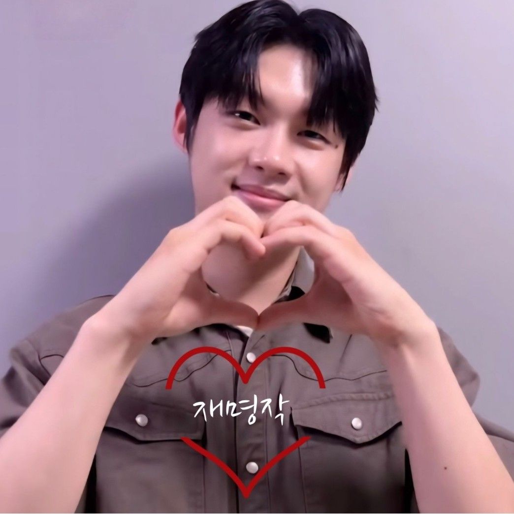 A moment captured by a fan of Choi Jaemyeong