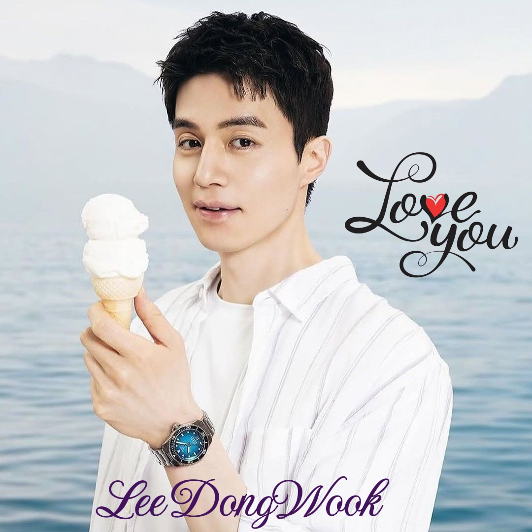 A moment captured by a fan of Lee Dongwook