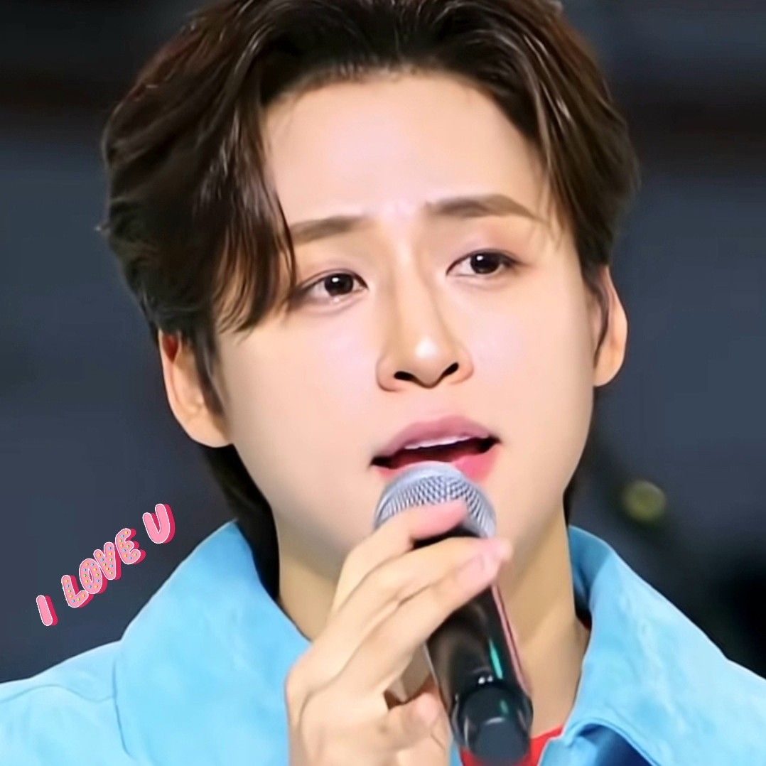 A moment captured by a fan of Lee Solomon