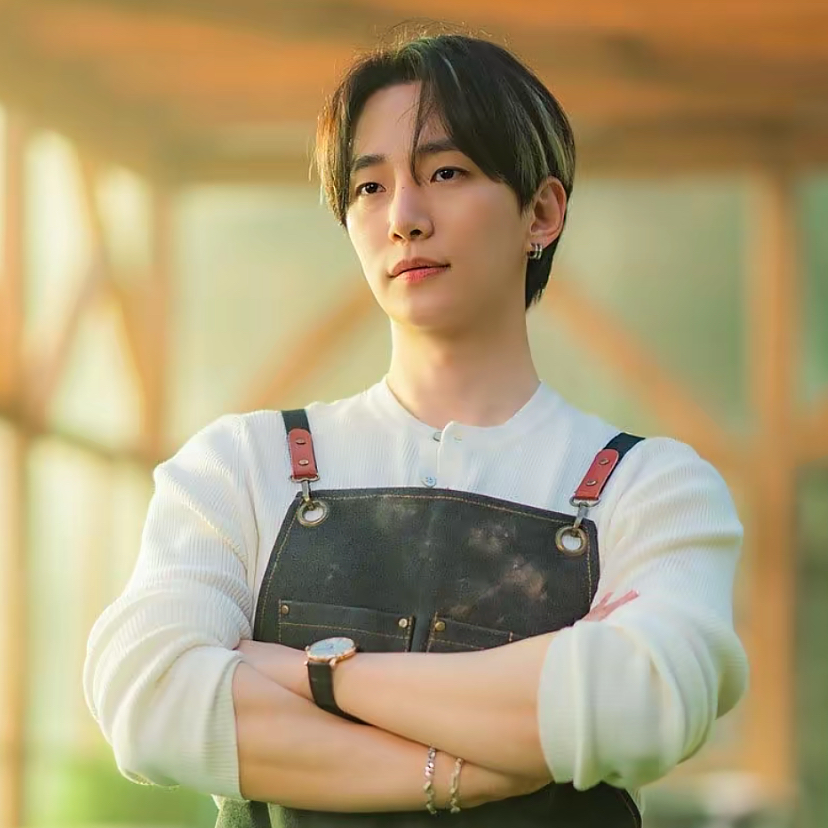 Recent activity shot of Lee Junho