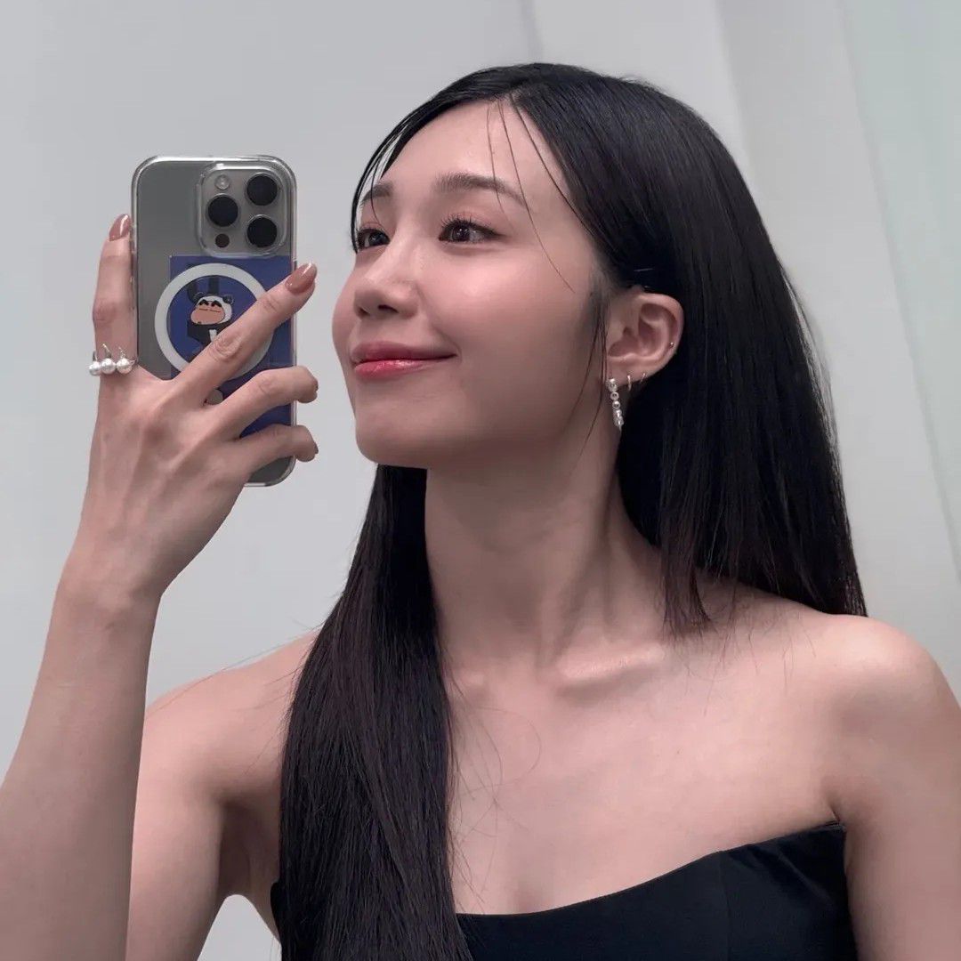 A moment captured by a fan of Jung Eunji