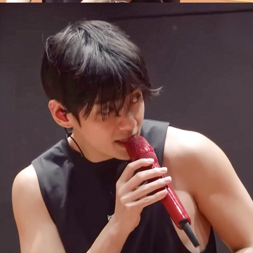 金泰亨 (V)的近期活动照