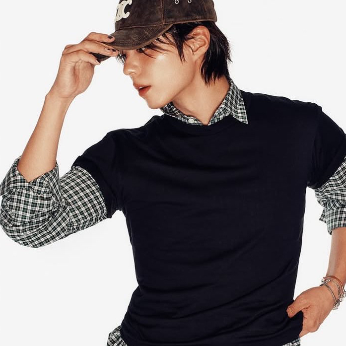 A moment captured by a fan of Park Bogum