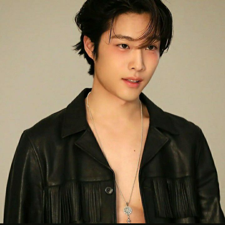 Recent activity shot of Lee Jongwon
