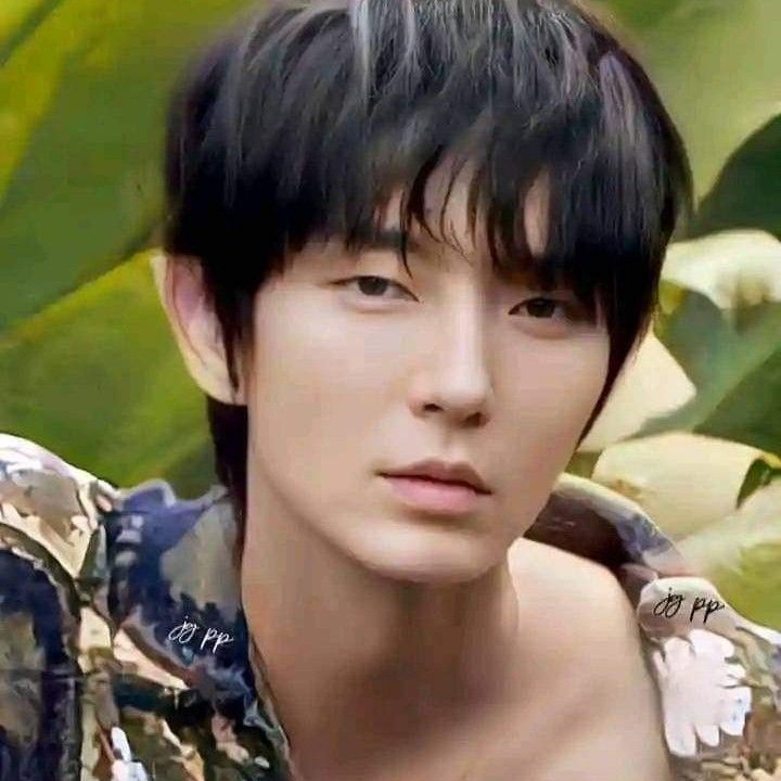 A moment captured by a fan of Lee Joongi