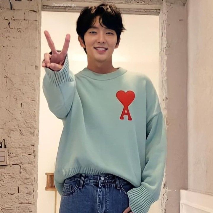 Latest photo of Lee Joongi