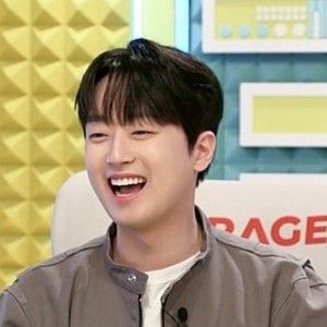 李灿元的最新照片