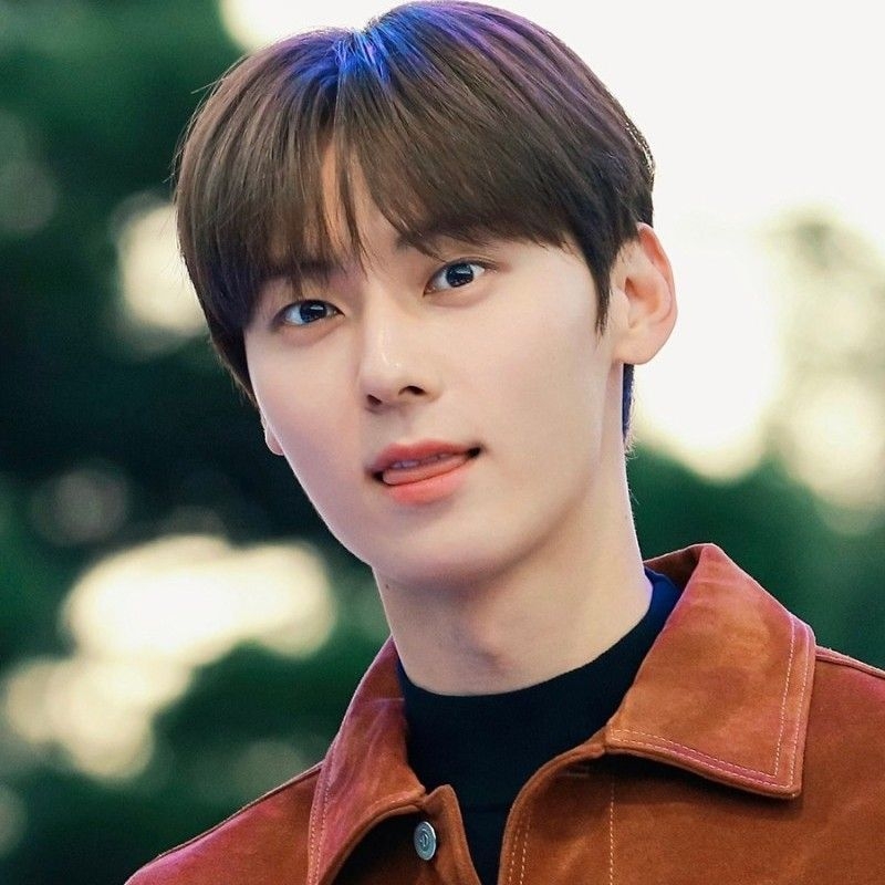 Recent activity shot of Hwang Minhyun