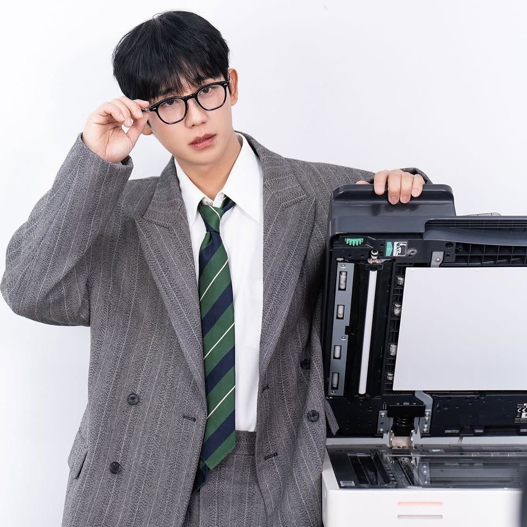 Behind-the-scenes cut of Jung Haein