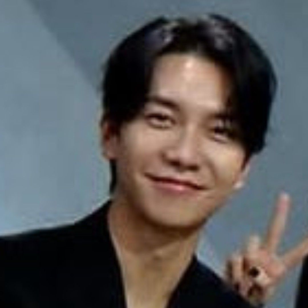 Behind-the-scenes cut of Lee Seunggi