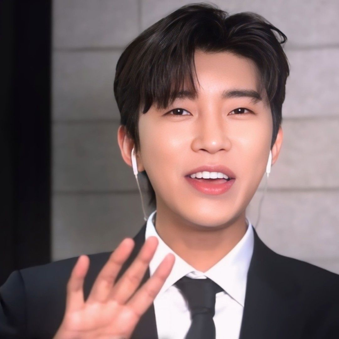 Recent activity shot of Lim Youngwoong