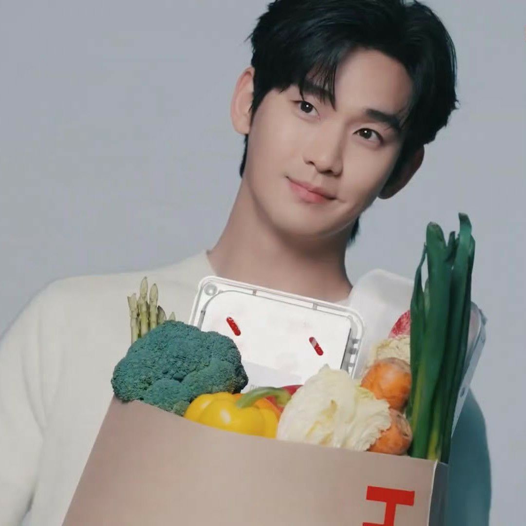 キム・スヒョンの最近の活動ショット