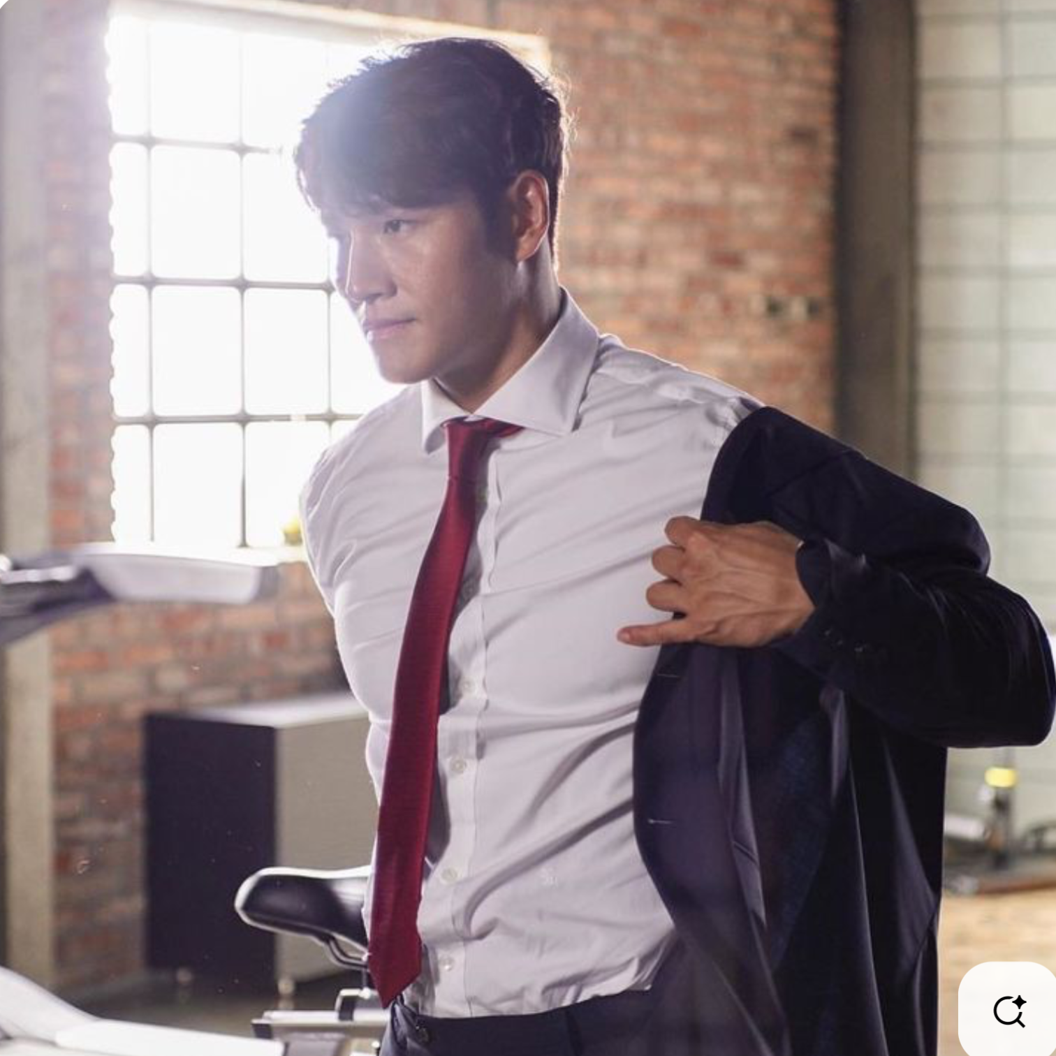 A moment captured by a fan of Kim Jongkook