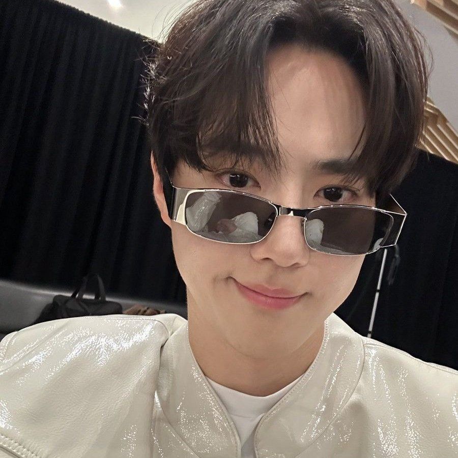 A moment captured by a fan of Suho