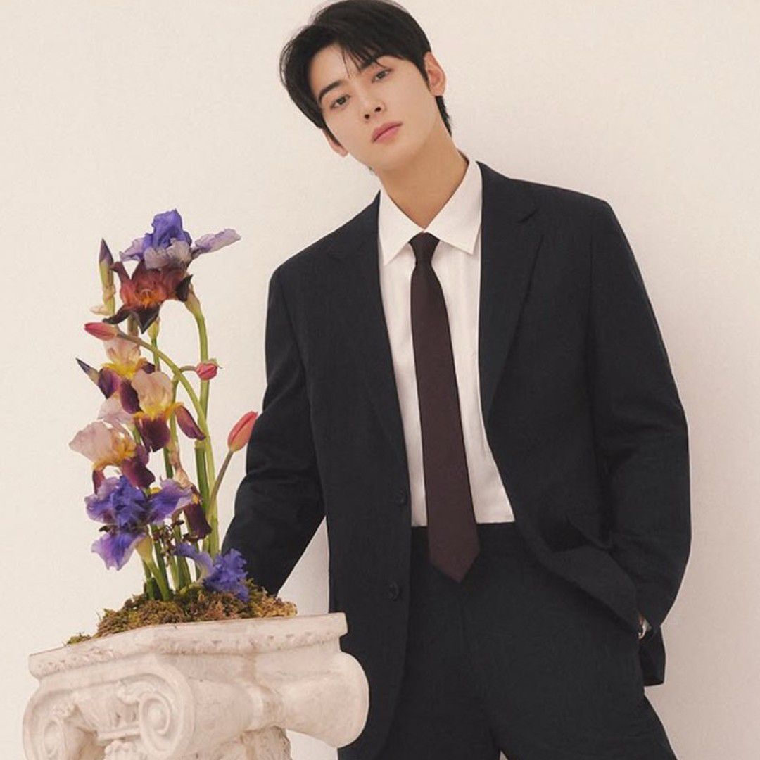 Latest photo of Cha Eunwoo