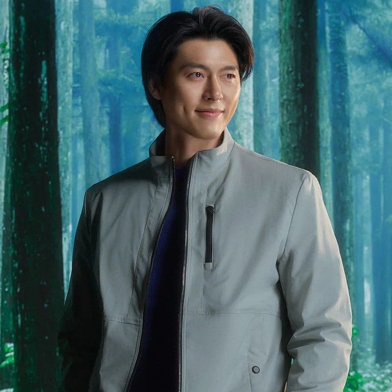 A moment captured by a fan of Hyun Bin