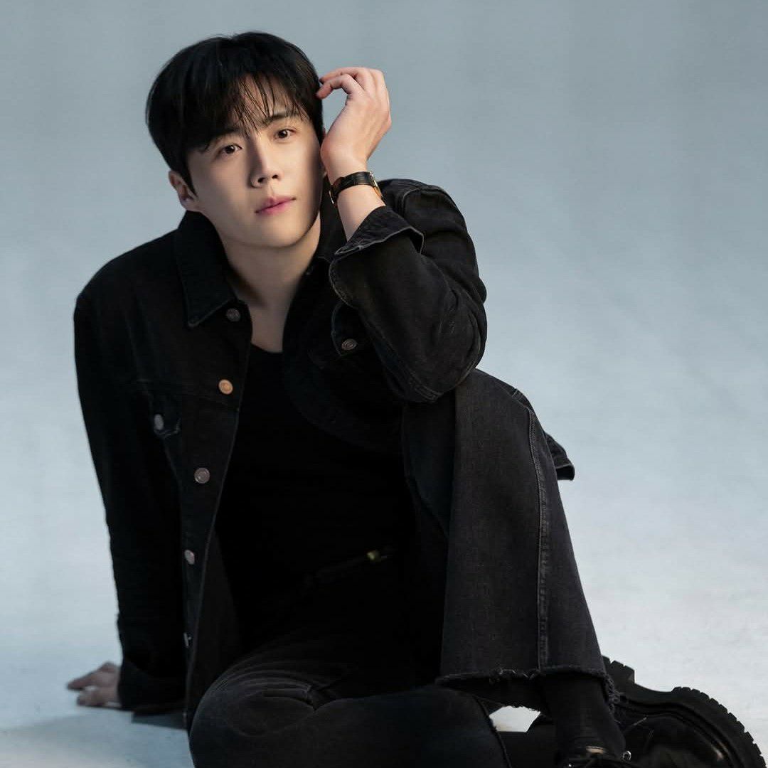Latest photo of Kim Seonho