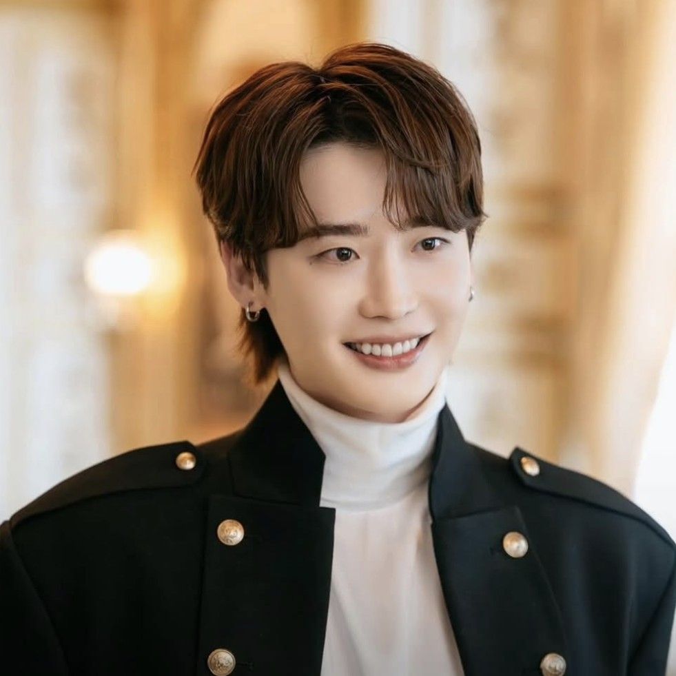 Latest photo of Lee Jongsuk