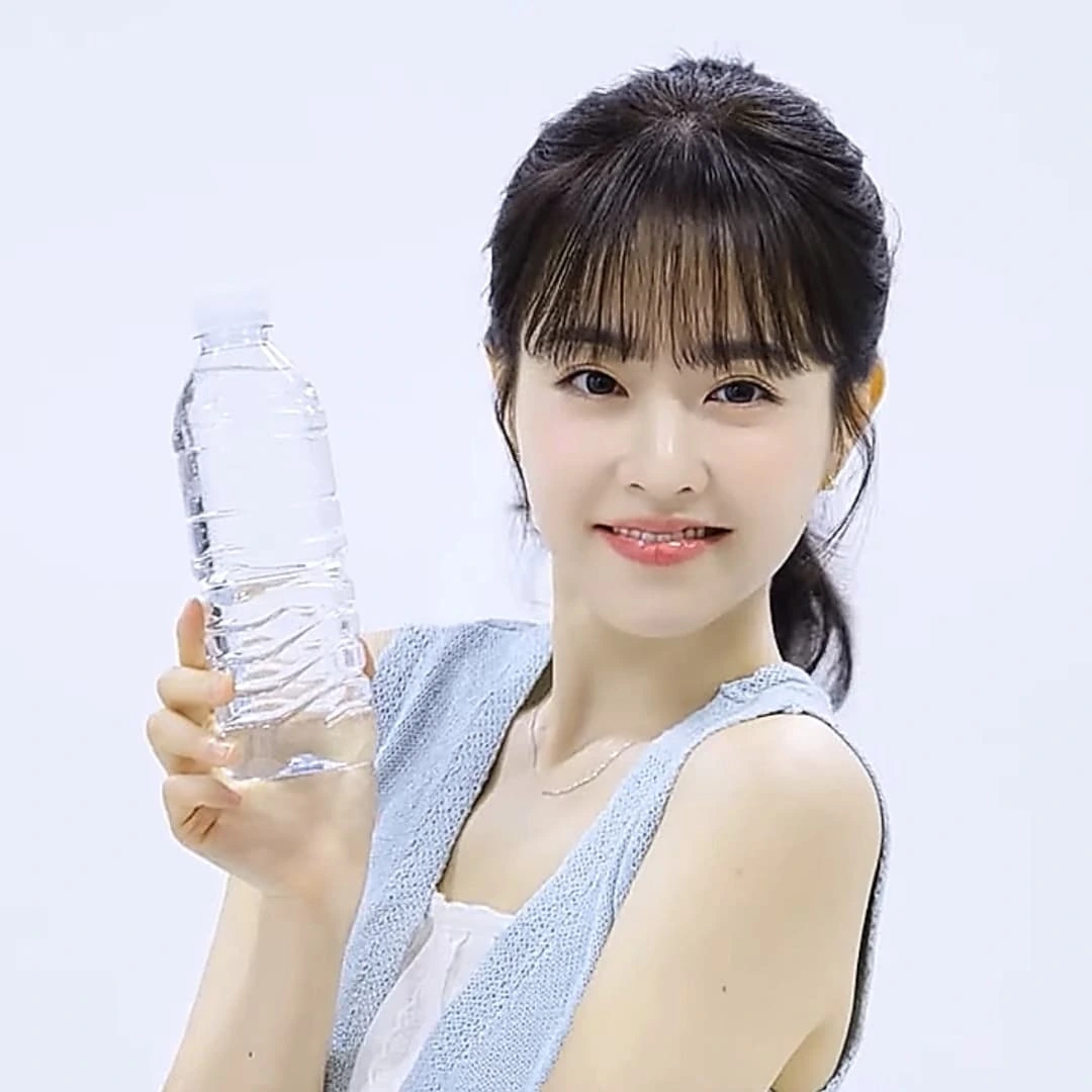 Behind-the-scenes cut of Park Boyoung