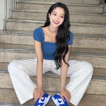 Recent activity shot of Kim Soyeon (2004)