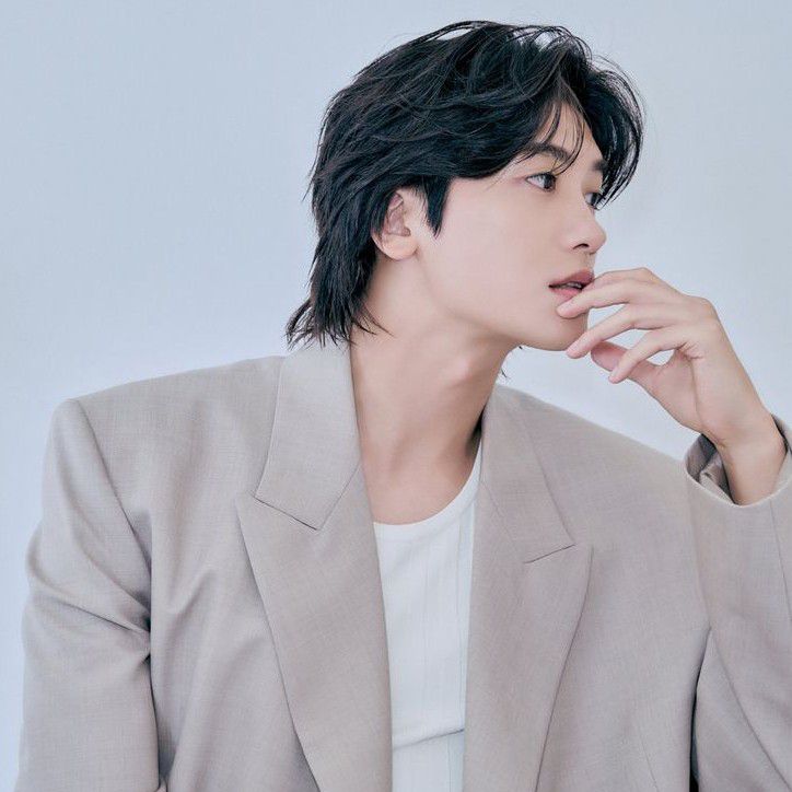 A moment captured by a fan of Park Hyungsik