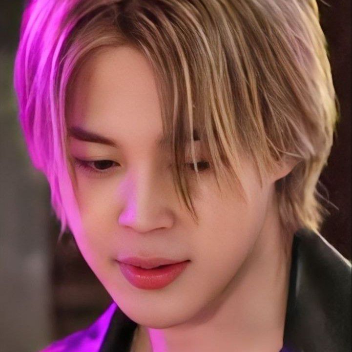 Behind-the-scenes cut of Ha Jimin