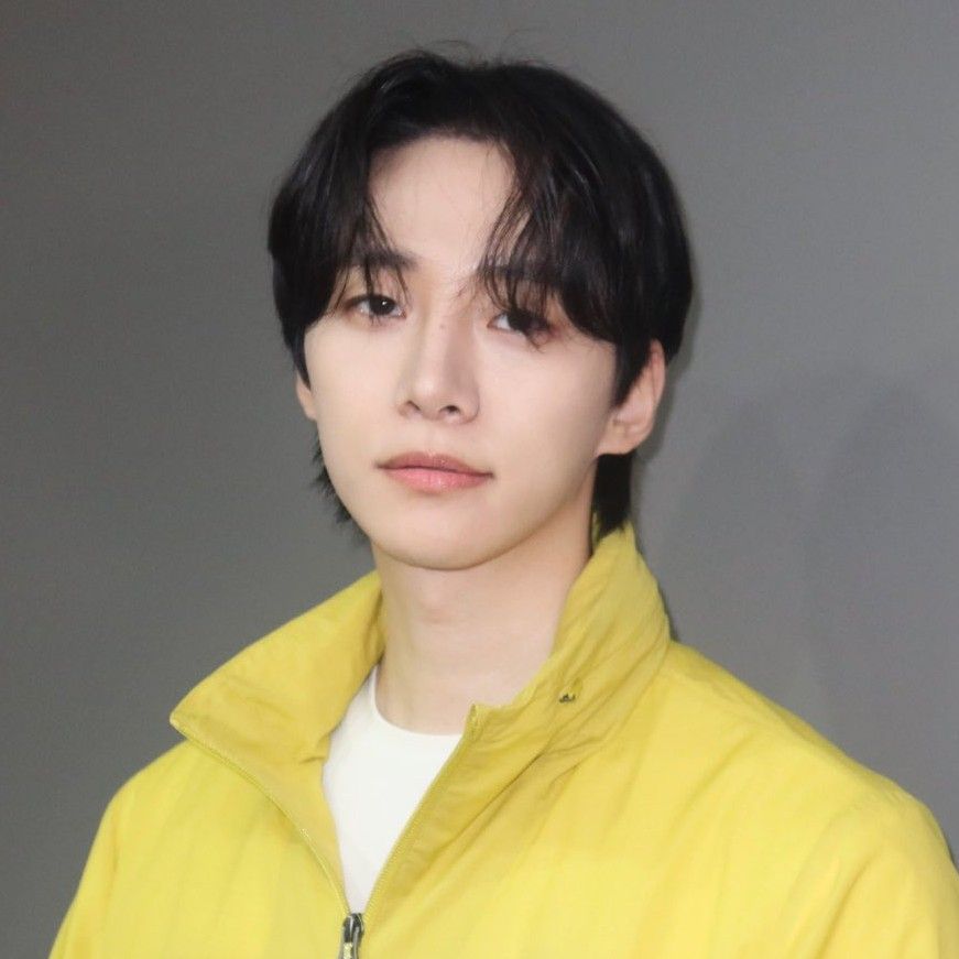 Recent activity shot of Lee Junho