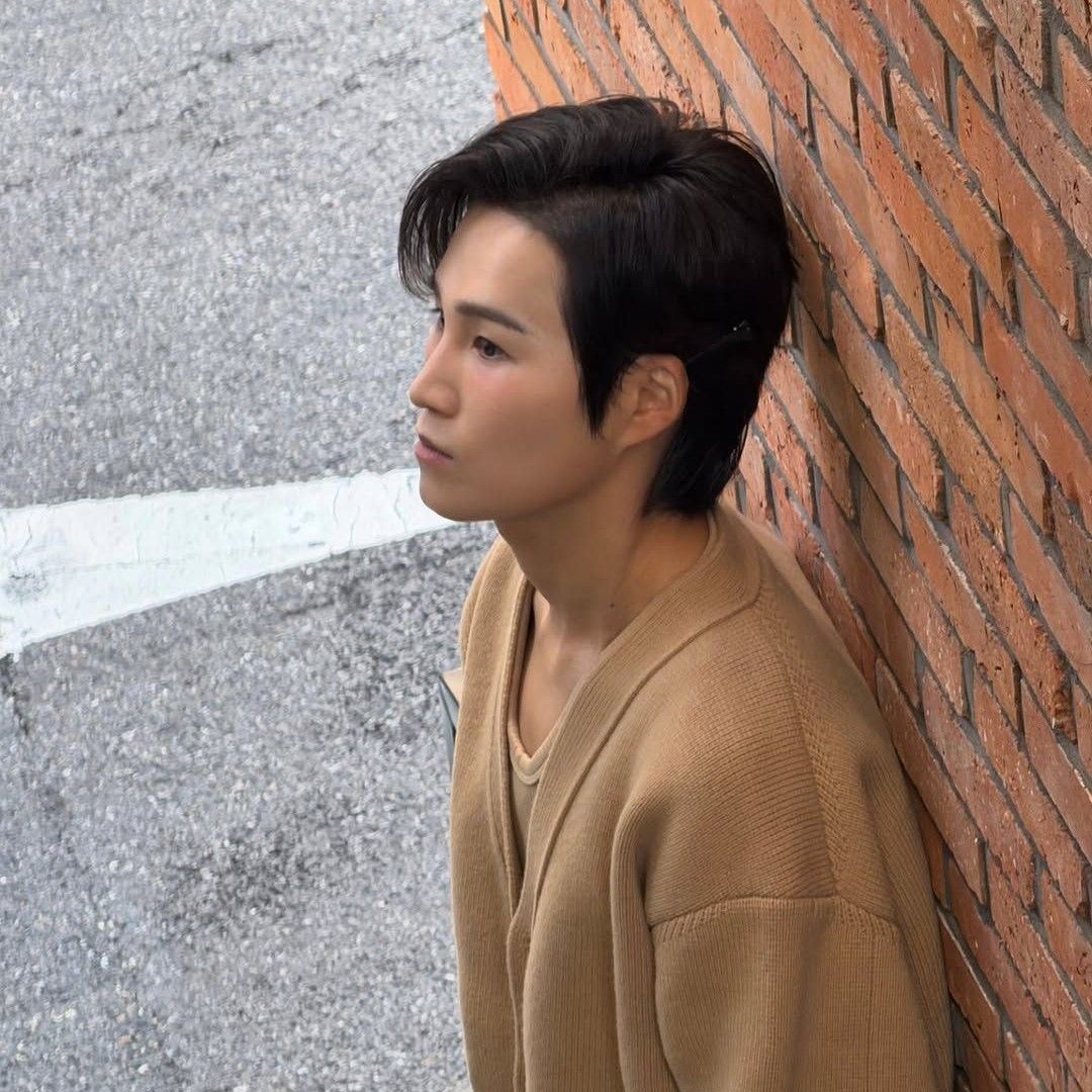 Behind-the-scenes cut of Kim Heejae