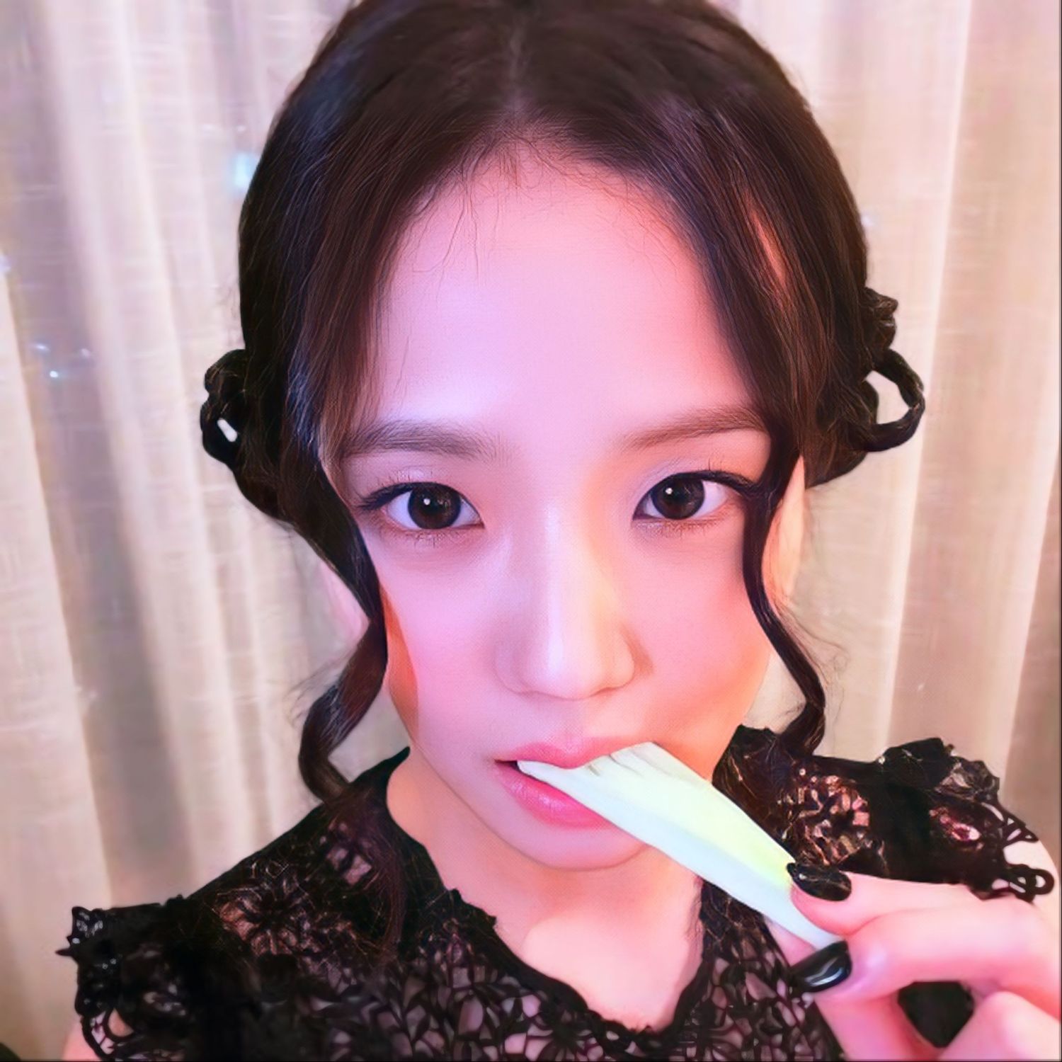 Recent activity shot of Jisoo (1995)