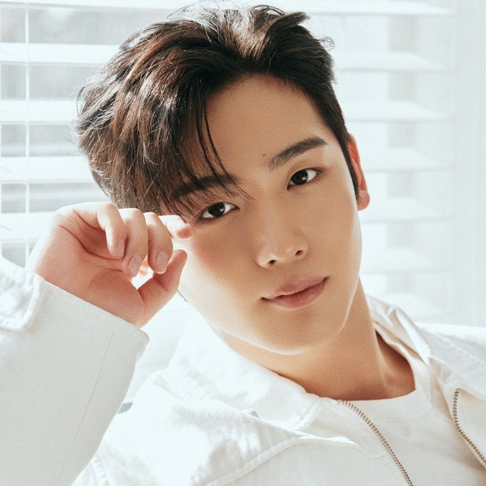 Behind-the-scenes cut of Kim Yohan