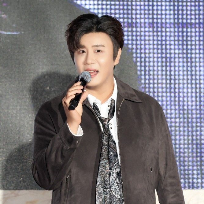 Behind-the-scenes cut of Jin Haesung