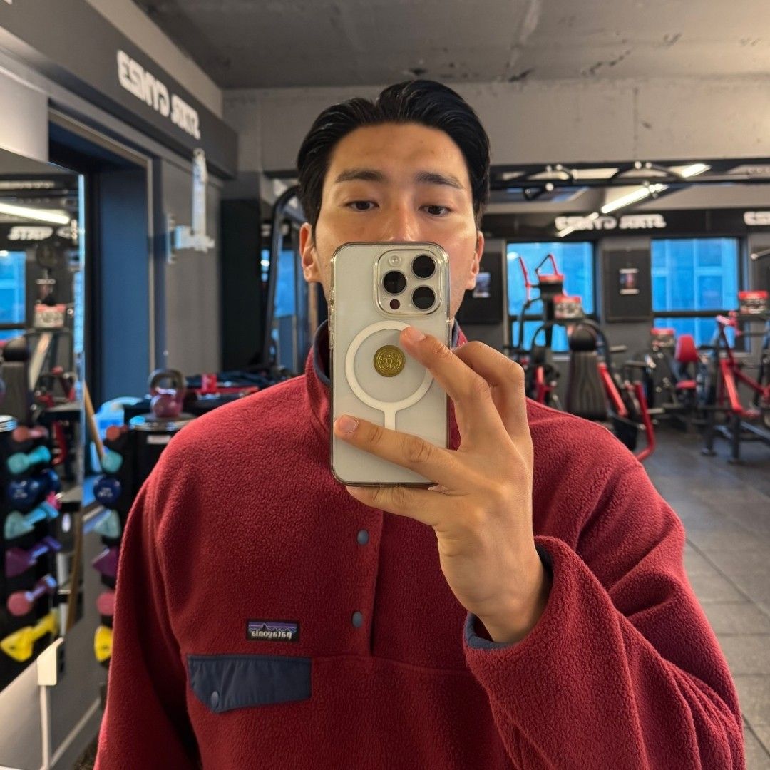 Recent activity shot of Choi Siwon