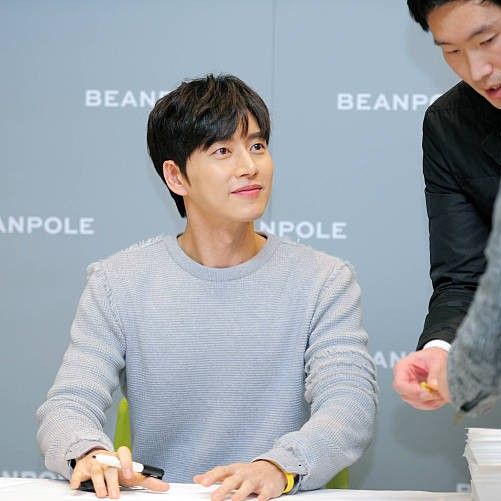 Recent activity shot of Park Haejin
