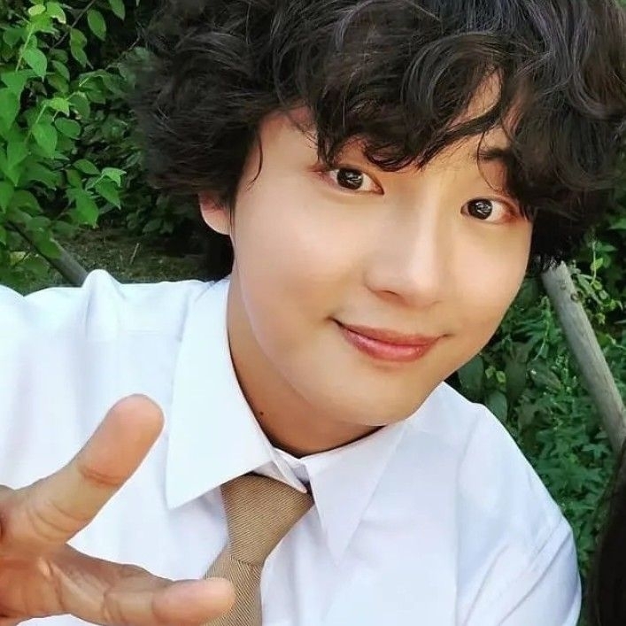 Behind-the-scenes cut of Yoon Shiyoon