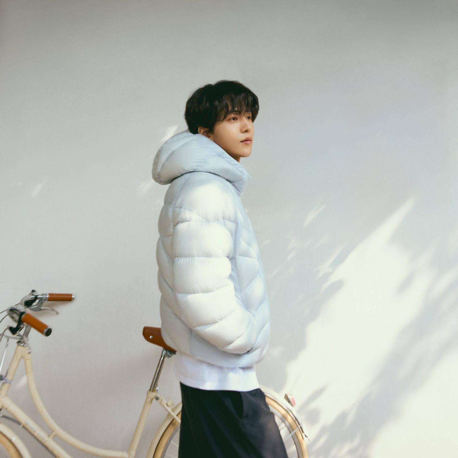 Behind-the-scenes cut of Nam Joohyuk