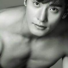 Behind-the-scenes cut of Sunghoon