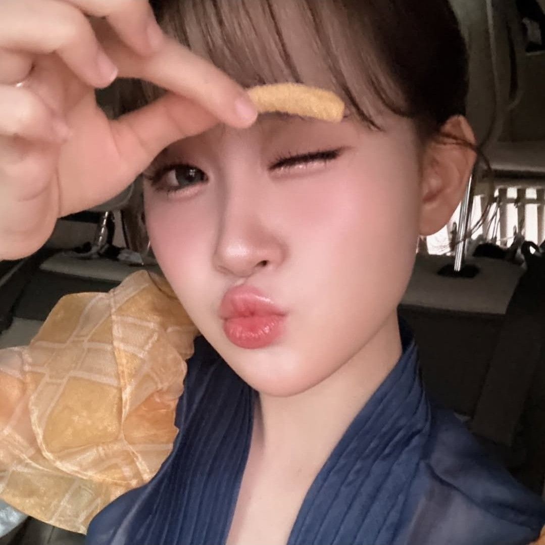 Behind-the-scenes cut of Kim Dahyun