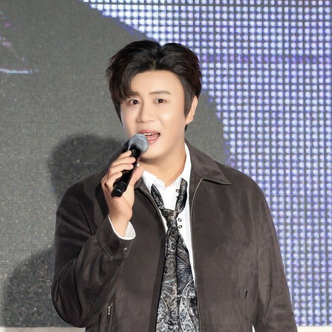 진해성의 비하인드 컷