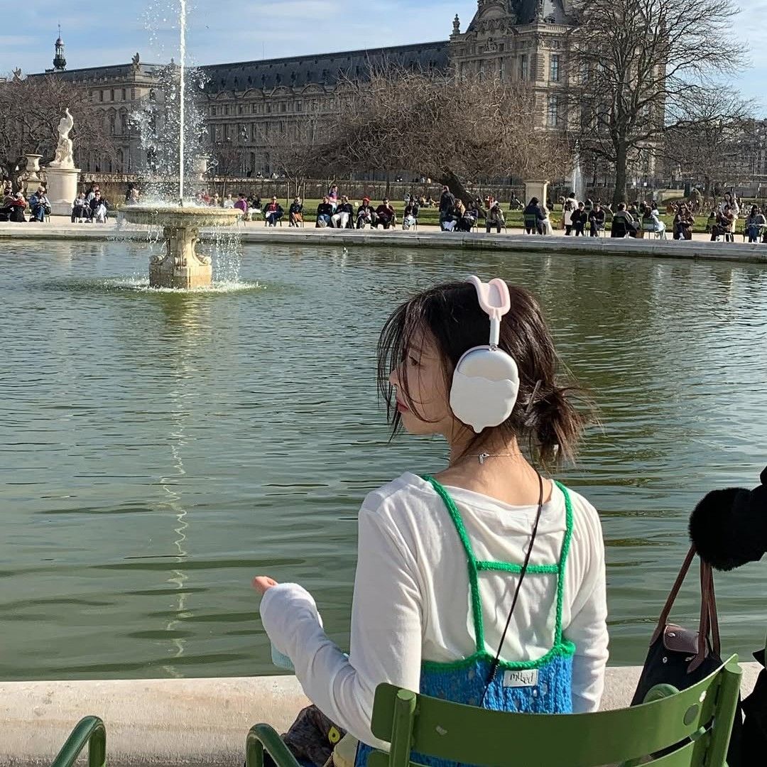 Behind-the-scenes cut of Jung Somin