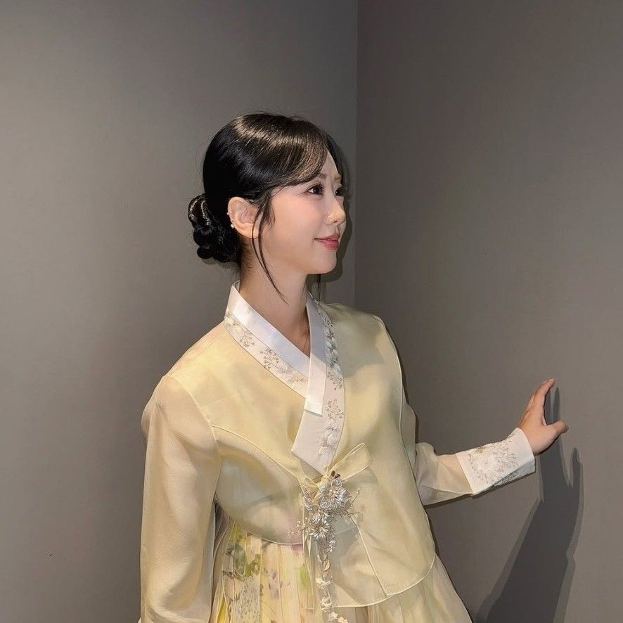 A moment captured by a fan of Kang Hyeyeon
