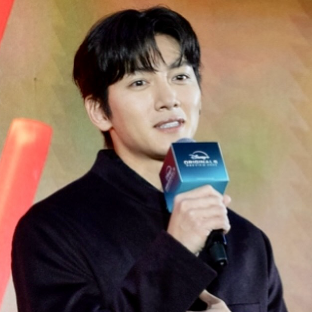 Behind-the-scenes cut of Ji Changwook