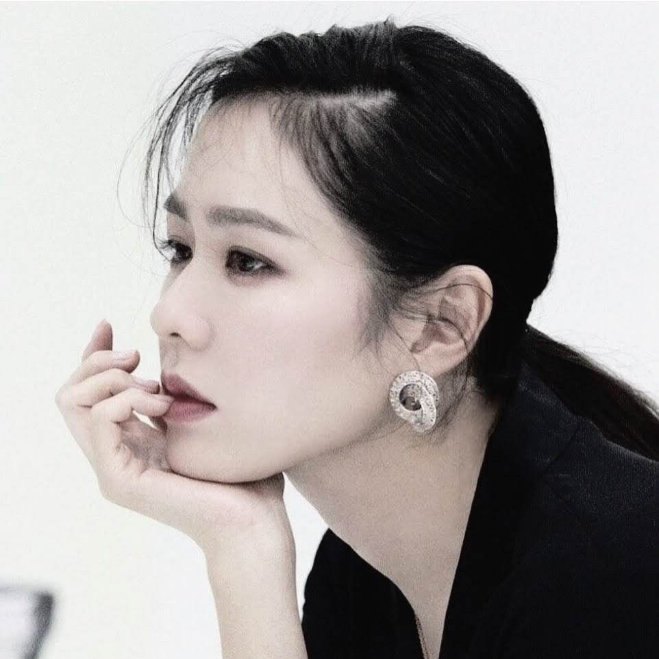 손예진의 최신 사진