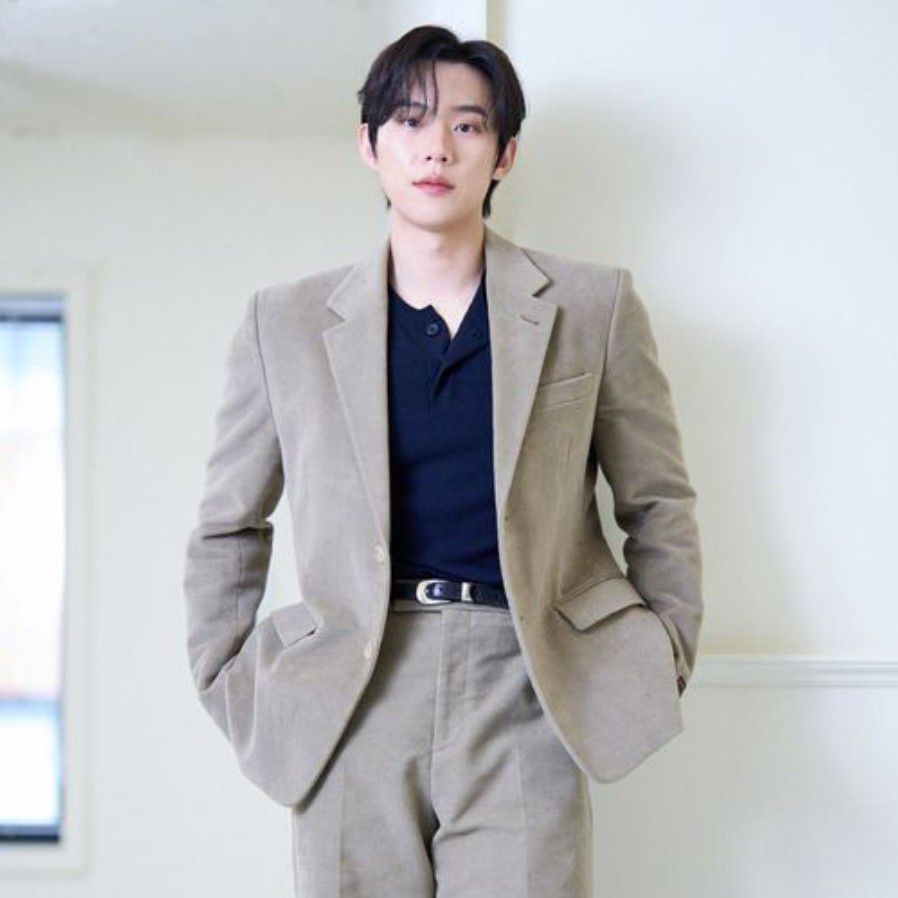 Behind-the-scenes cut of Kim Sungcheol