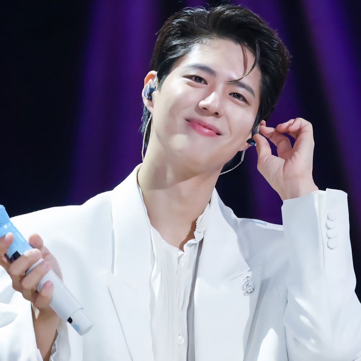 A moment captured by a fan of Park Bogum