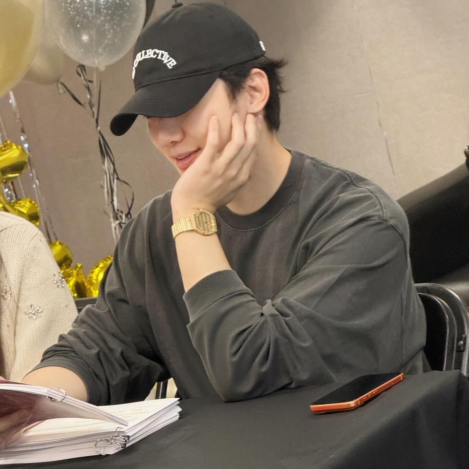 イ・ジュノの最近の活動ショット