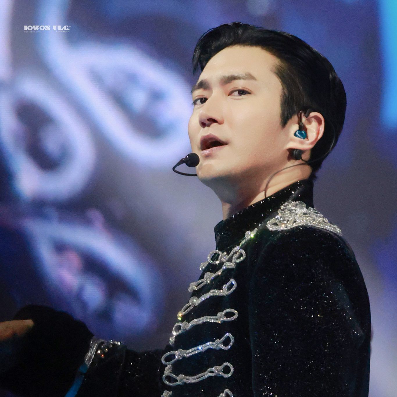 Latest photo of Choi Siwon