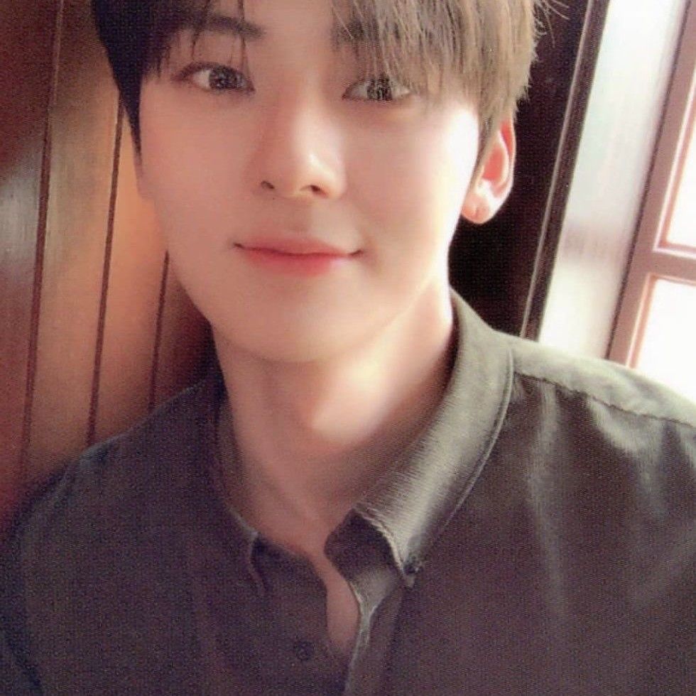 Latest photo of Hwang Minhyun