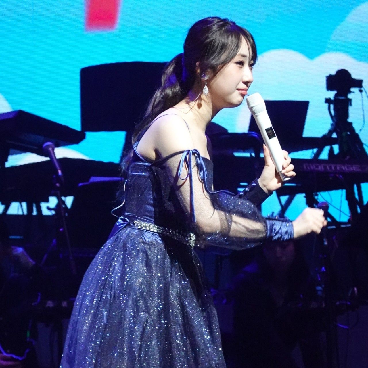 Cuplikan di balik layar dari Jeon Yujin